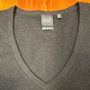 Saks Fifth Avenue Black Size S 100% Cashmere Fitted Slim V-Neck Sweater
